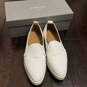 Everlane white leather street shoes.